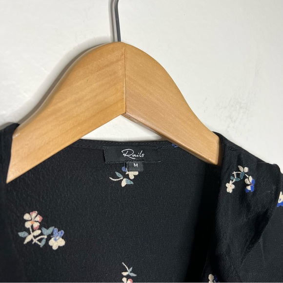 Rails Simone Wrap Blouse in Black Kyoto Floral Sz M - Picture 4 of 7